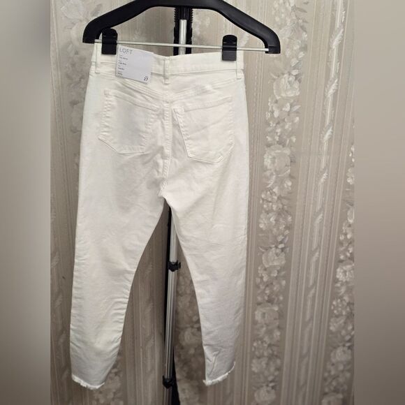 LOFT White Ankle Cropped Jeans NWT - Picture 2 of 4